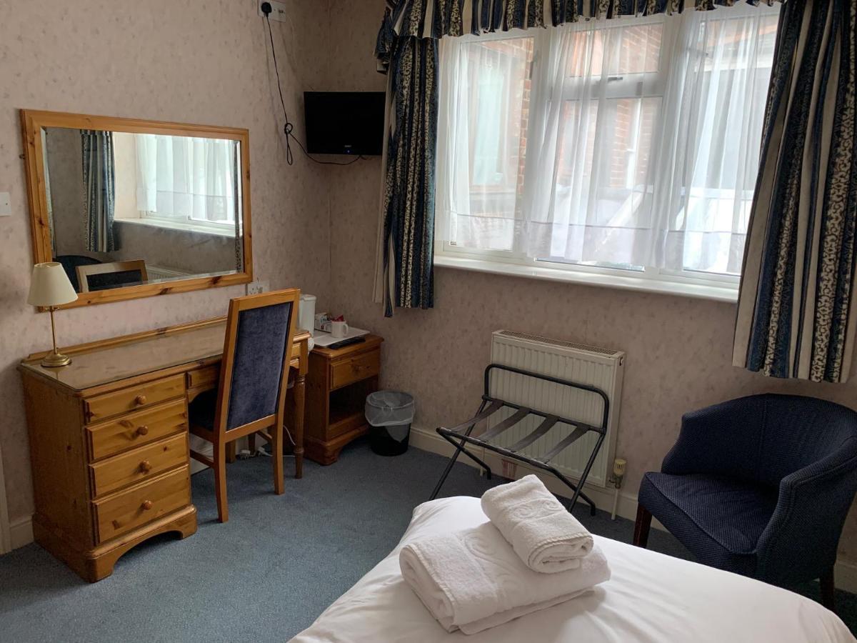 Yelf'S Hotel Ryde Szoba fotó
