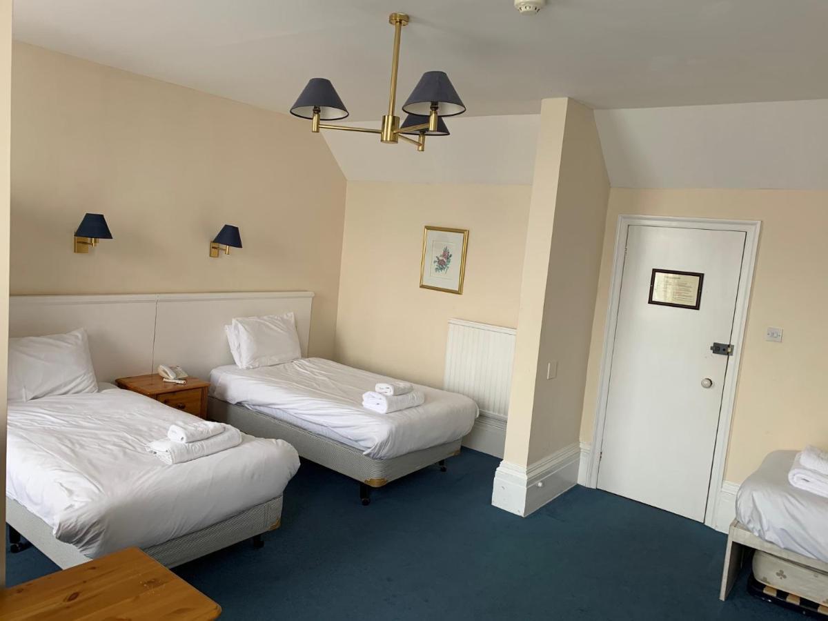 Yelf'S Hotel Ryde Szoba fotó