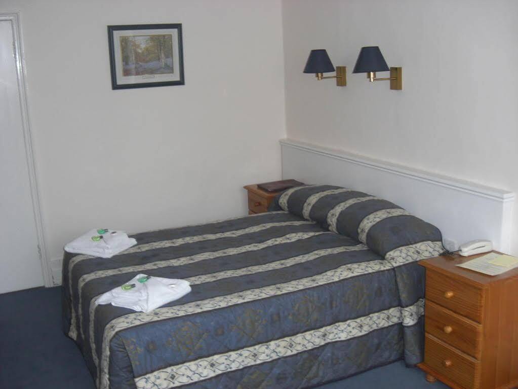 Yelf'S Hotel Ryde Kültér fotó